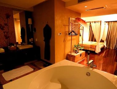 青岛李沧养生会所的黄昏恋：当爱情遇上八十岁